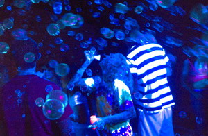 Indianapolis DJ Uses Tekno Bubbles